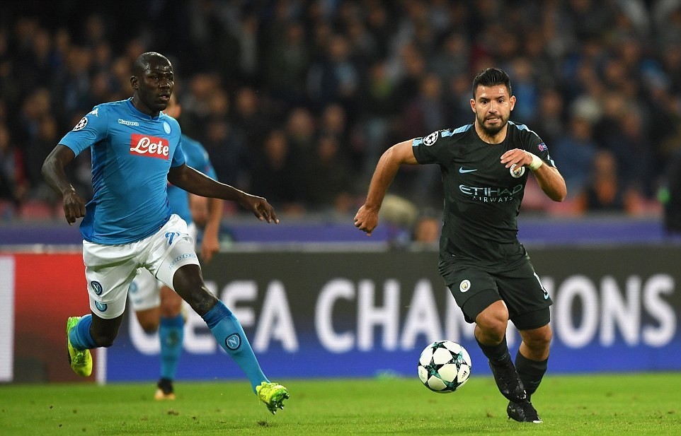 Ronaldo chỉ bài cho Szczesny cản pen Higuain bật khóc rời sân - Bóng Đá