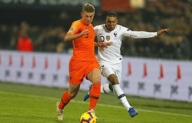 Phil Jones bị chửi sml - Bóng Đá