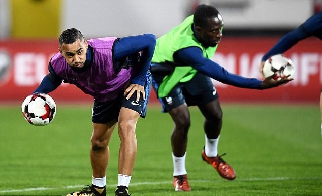 Griezmann cùng tuyển Pháp tập bóng rổ, Paul Pogba có ngứa tay? - Bóng Đá