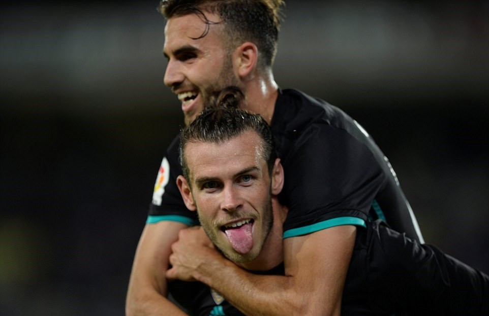 Paul Pogba bảnh bao dự MTV European Music Awards - Bóng Đá