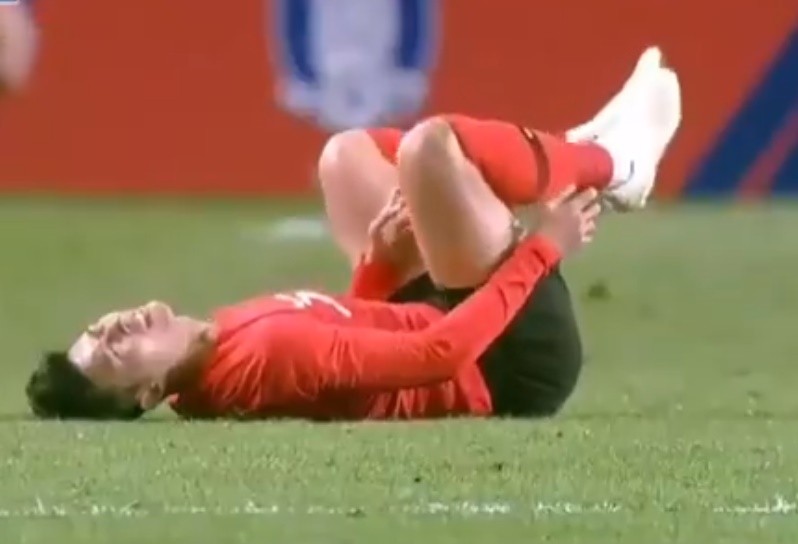 Khung cảnh KHÔNG THỂ TIN ĐƯỢC trong buổi tập của Al Ahly - Bóng Đá