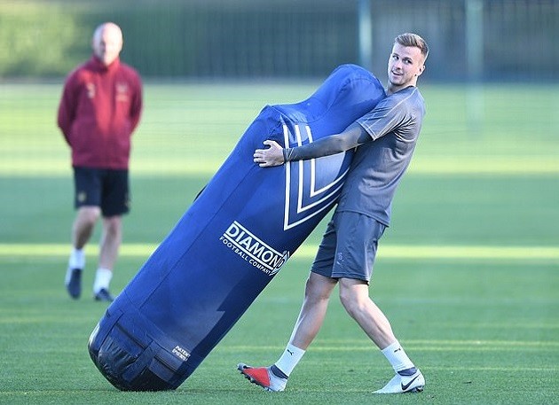 Tịt ngòi, Ronaldo còn bị tố chơi 