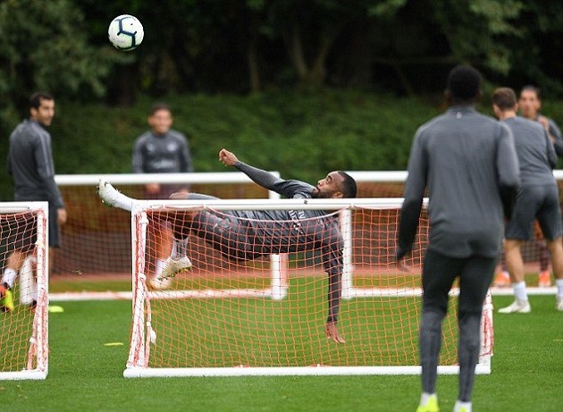 Đòi xé rách lưới, Lacazette thôi không chấp nhận làm kép phụ - Bóng Đá