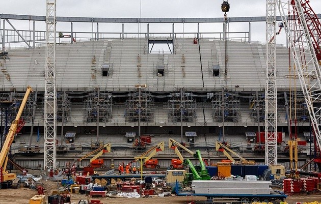 Học Dortmund, Tottenham xây khán đài đứng cực lớn - Bóng Đá