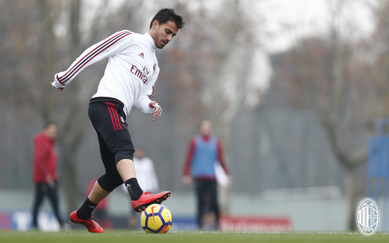 AC Milan tập luyện - Bóng Đá