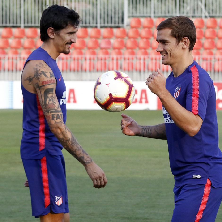 Lên đường về nhà, Hazard vẫn tỏ rõ vai trò thủ lĩnh - Bóng Đá