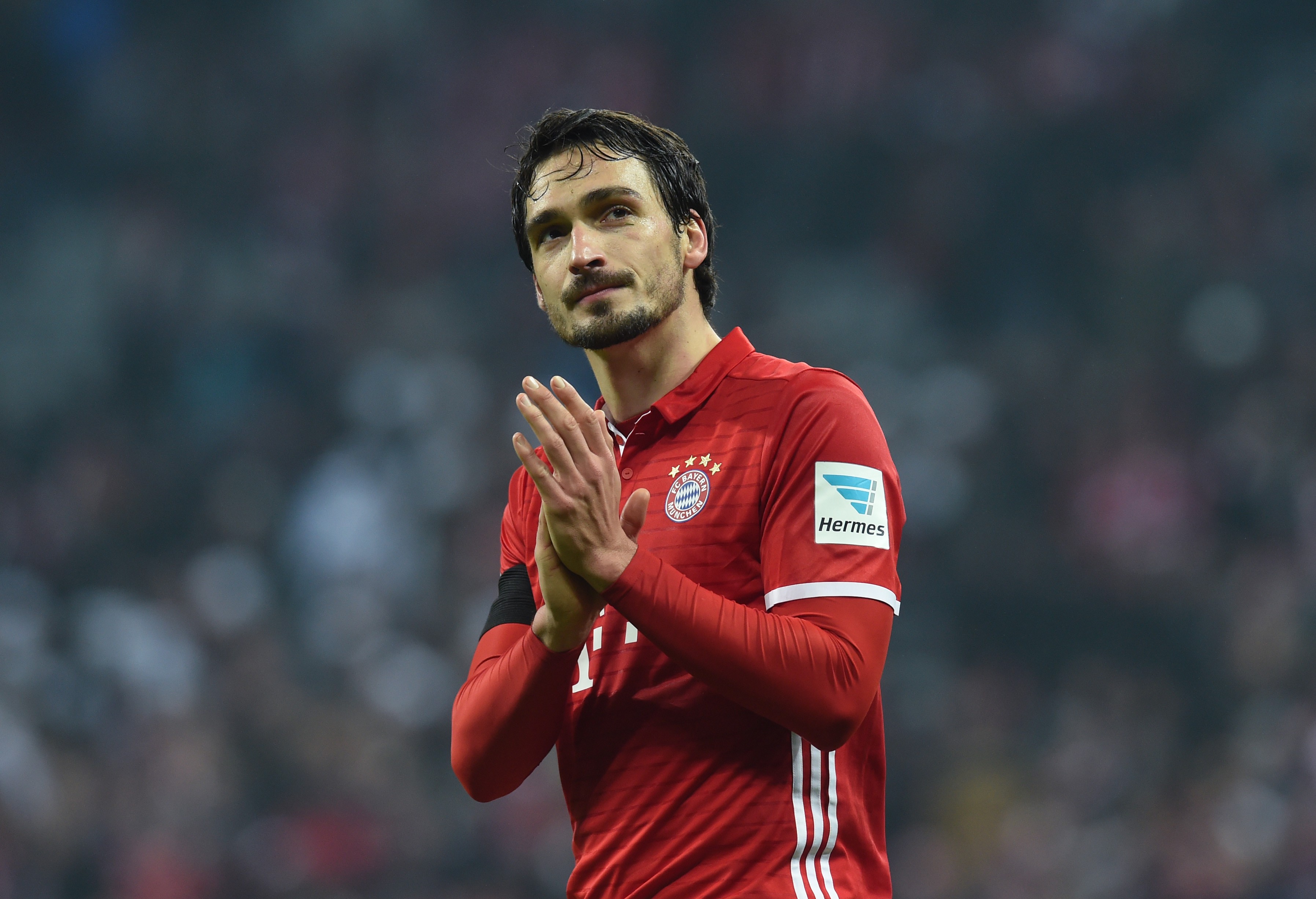 CĐV Arsenal chỉ trích Ozil - Bóng Đá