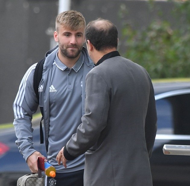 Luke Shaw rạng rỡ trong ngày hội quân của Quỷ đỏ - Bóng Đá