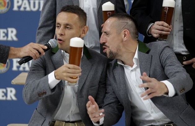 Thua thảm Liverpool, Emery nổi nóng 