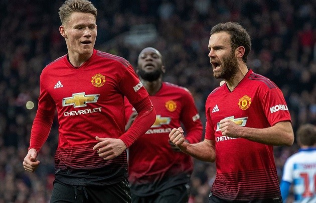 Ibra làm từ thiện - Bóng Đá