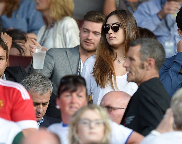 Mourinho rạng rỡ trong ngày sinh nhật 