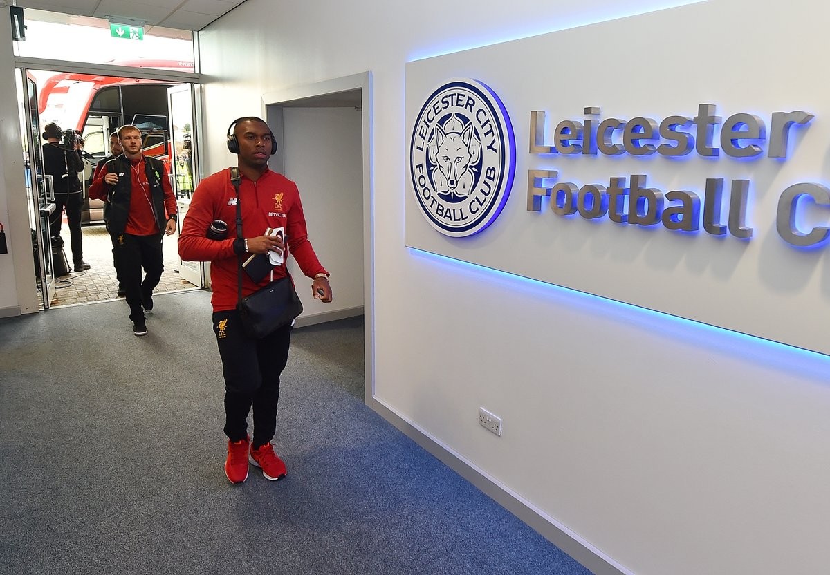 Hậu vệ Cardiff khóc hận khi để Mahrez làm xiếc với trái bóng - Bóng Đá