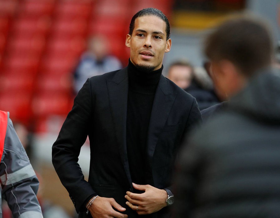 Ảnh Van Dijk có mặt ở Anfield - Bóng Đá