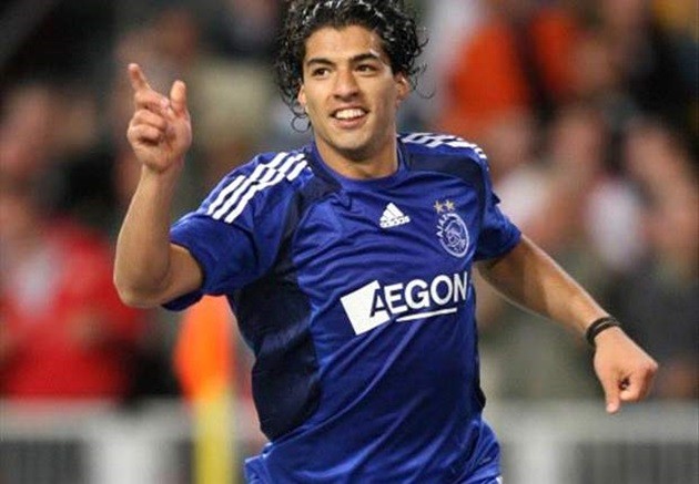 LUIS SUAREZ VÀ NHỮNG NĂM ĐẦU ĐI TÌM ÁNH SÁNG CỦA TÌNH YÊU - Bóng Đá
