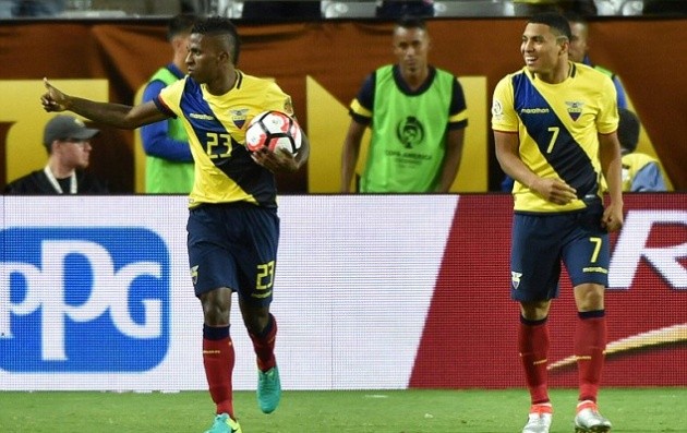 Valencia xác nhận lý do 'mất tích' tại Man Utd, không phải chấn thương - Bóng Đá