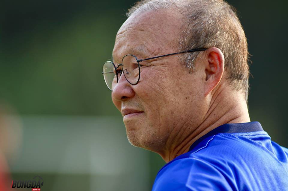 Bị chê nhận lương thấp ở Việt Nam, HLV Park Hang-seo nói gì? - Bóng Đá