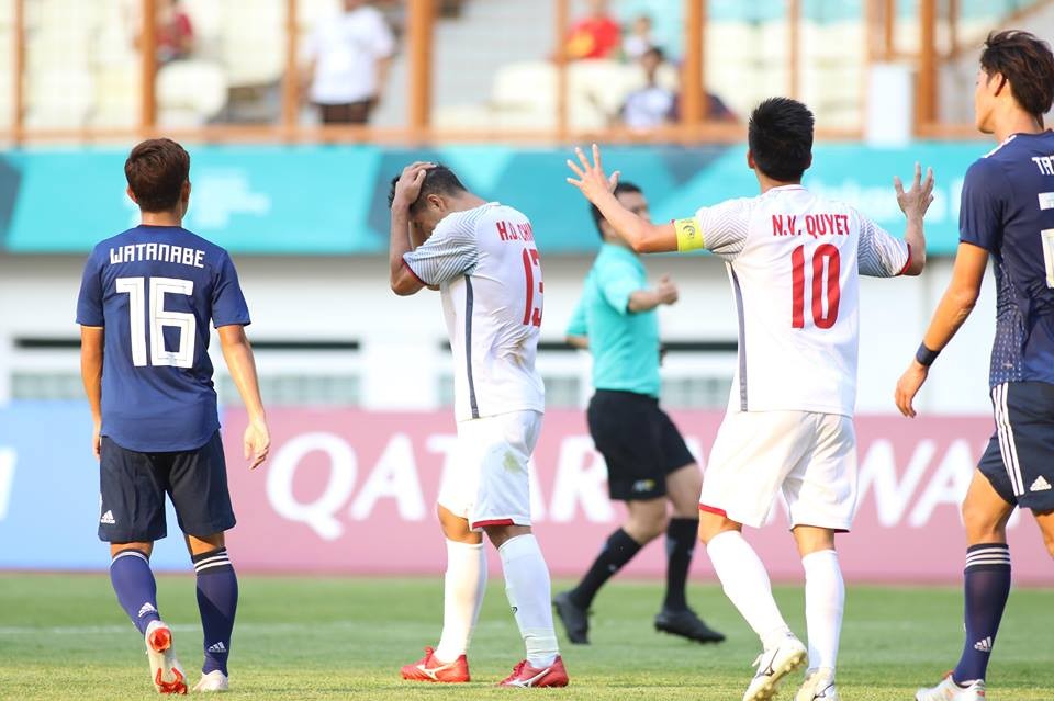 TRỰC TIẾP U23 Việt Nam 1-0 U23 Nhật Bản: Đức Chinh đánh đầu không vào - Bóng Đá