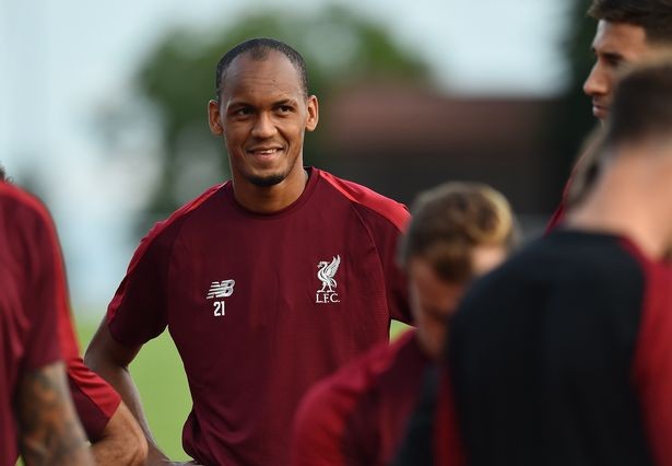 Fabinho thừa nhận 'sống khó' trên ghế dự bị của Liverpool - Bóng Đá