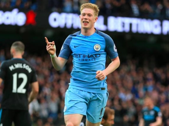 De Bruyne, đố ai sánh được với anh vào lúc này? - Bóng Đá