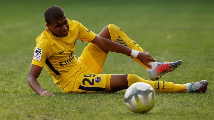'Cậu bé vàng' Kylian Mbappe đang lụi tàn? - Bóng Đá