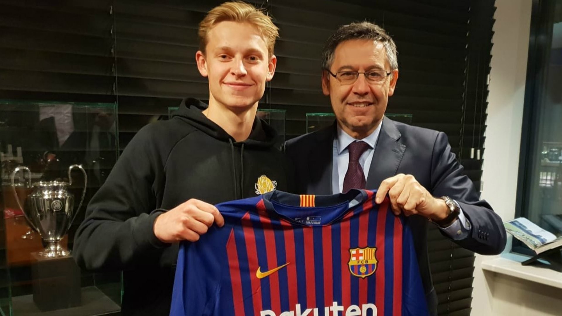 Bị Barca cướp 'hàng', Guardiola cay cú chỉ trích Man City - Bóng Đá