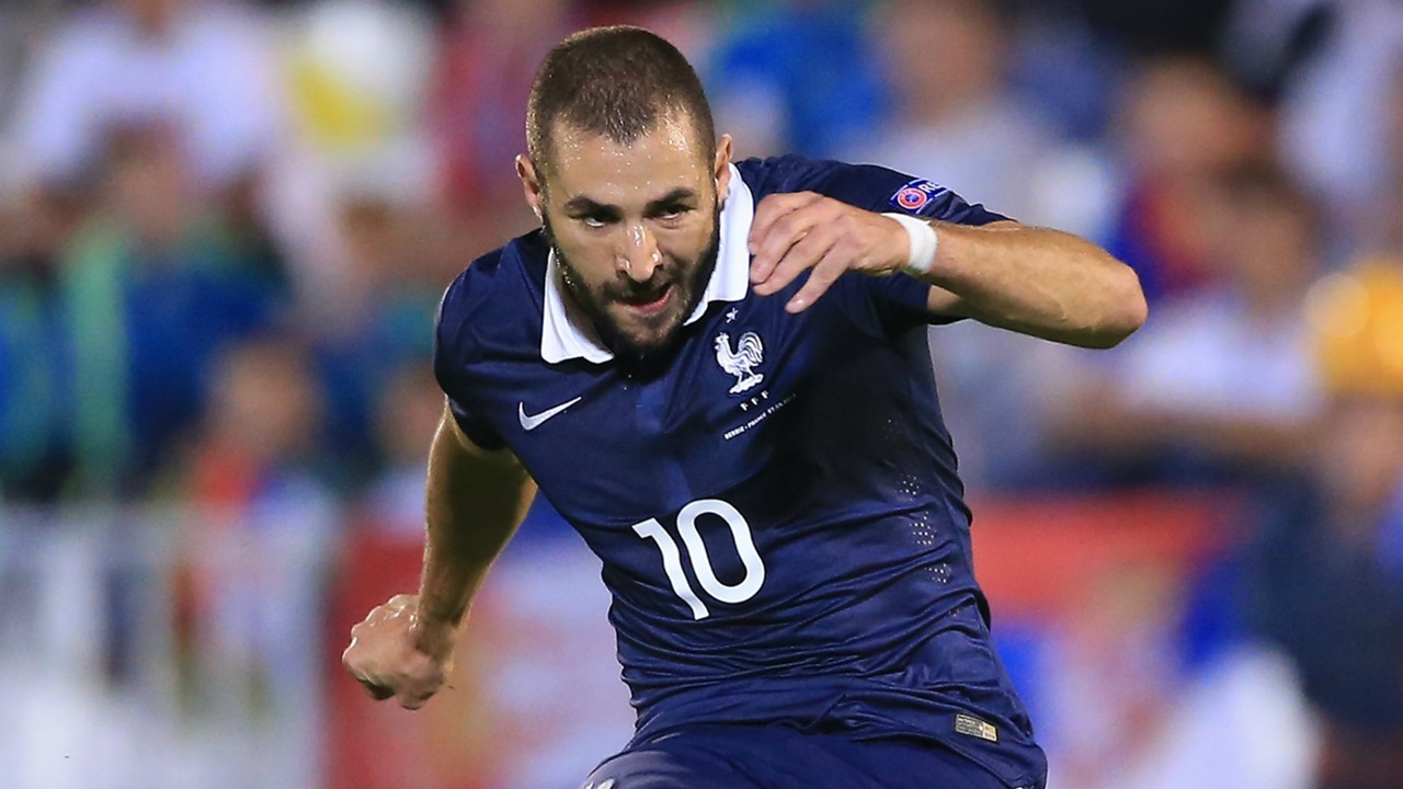 Benzema lên tiếng cầu cứu, xin truyền thông buông tha - Bóng Đá