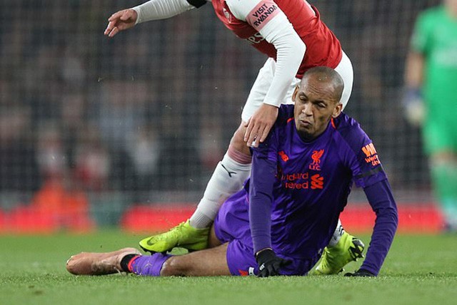 Smalling gặp hạn, hàng thủ Man Utd khủng hoảng trầm trọng - Bóng Đá