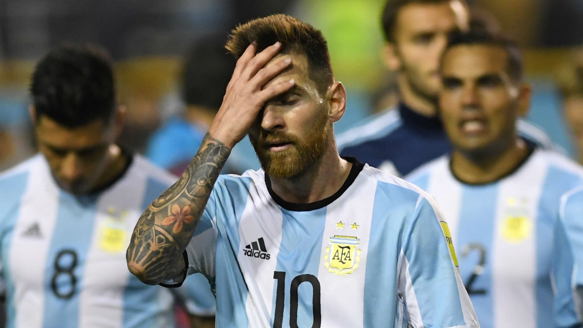Messi vượt qua cửa tử, nhưng đừng mơ 'vĩ đại' - Bóng Đá