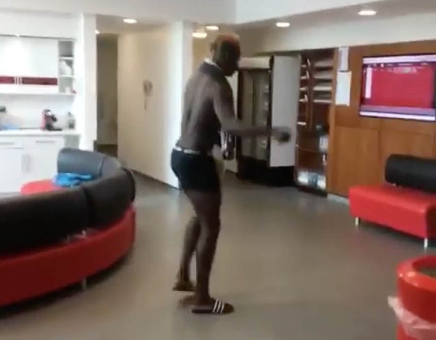 Fan Man Utd bắt đầu đặt dấu hỏi về chấn thương của Pogba - Bóng Đá