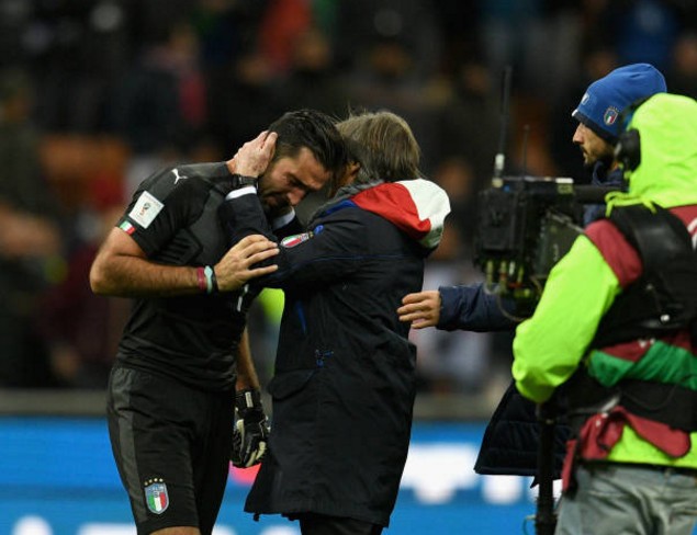 Những giọt nước mắt đau đớn của Buffon trong ngày chia tay Azzurri - Bóng Đá