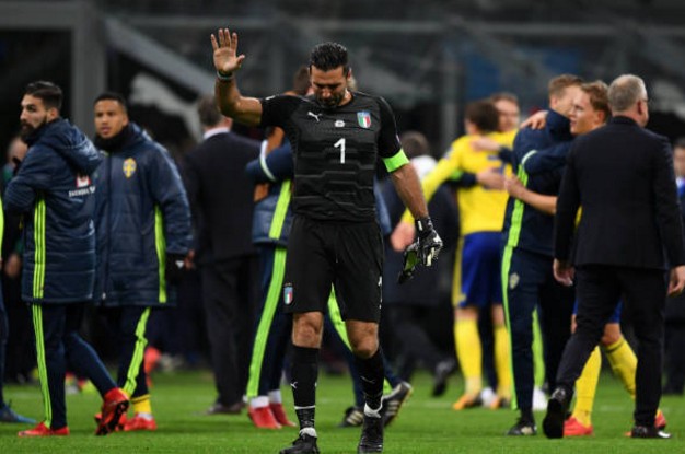 Những giọt nước mắt đau đớn của Buffon trong ngày chia tay Azzurri - Bóng Đá