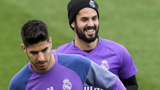 Đồng đội lo sợ Asensio không giữ được đôi chân trên mặt đất - Bóng Đá