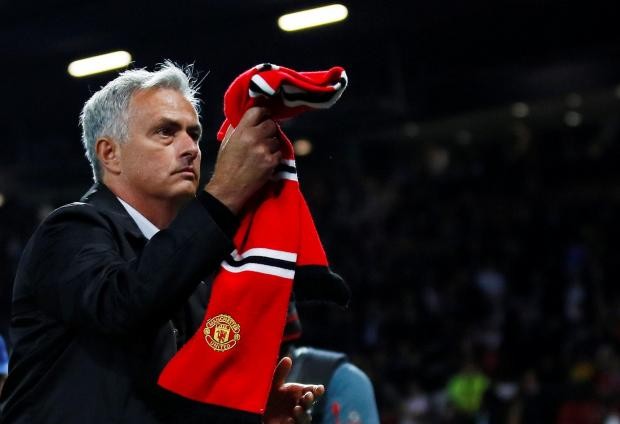 Tái định vị thương hiệu - Vũng bùn đang giết chết Man United và Mourinho - Bóng Đá