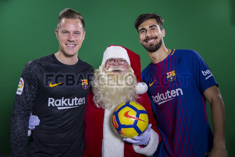 barca ăn mừng giáng sinh - Bóng Đá