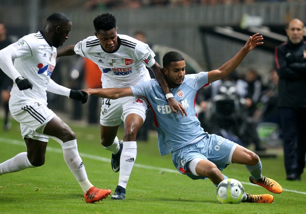 Fan Monaco 'chết lặng' nhìn đội nhà chia điểm với Amiens - Bóng Đá