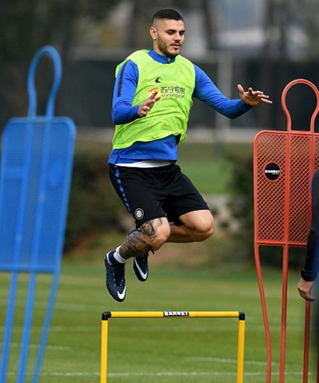 Icardi luyện tuyệt kĩ 