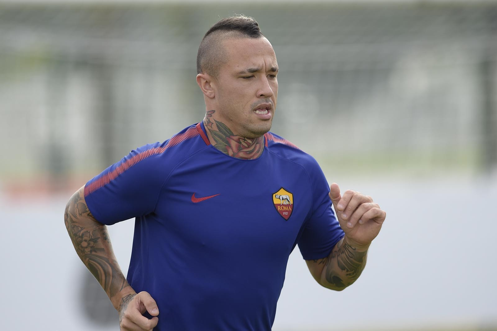 Chán bóng đá, Neymar thử sức trên sàn catwalk - Bóng Đá