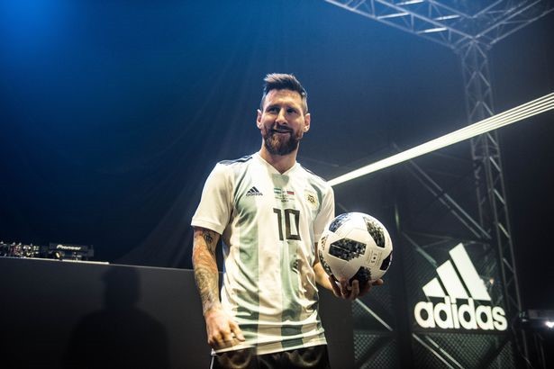 Zidane và các huyền thoại ra mắt trái bóng World Cup 2018 - Bóng Đá