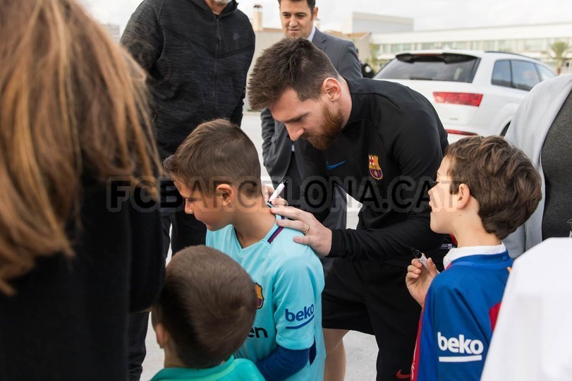 Leo Messi giành giải thưởng tưởng nhớ Aldo Rovira  - Bóng Đá