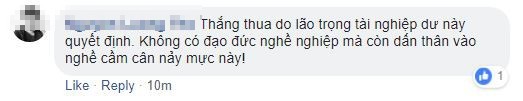 Trọng tài Hàn Quốc nhận 'mưa gạch đá' từ fan Việt - Bóng Đá