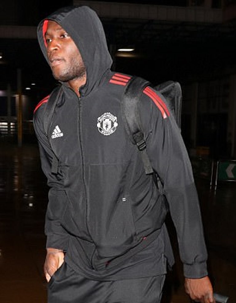 Thua Basel, Paul Pogba vẫn quẩy tưng bừng trên đường về - Bóng Đá