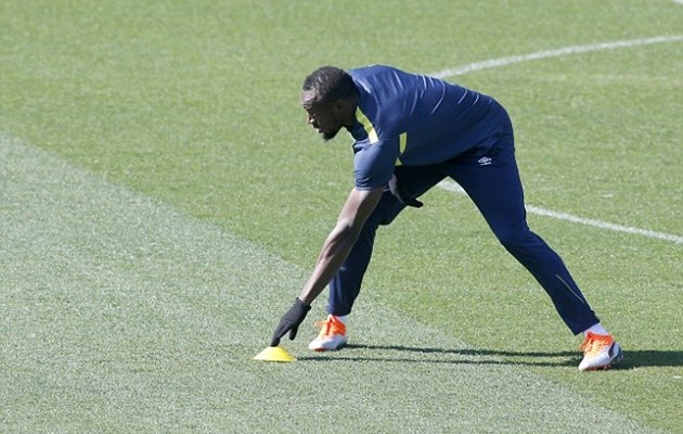 Usain Bolt khiêu chiến với truyền thông khi thử việc ở Australia - Bóng Đá