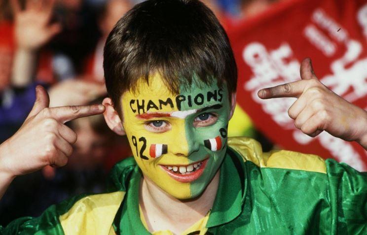 Neymar xăm hình người nhện - Bóng Đá