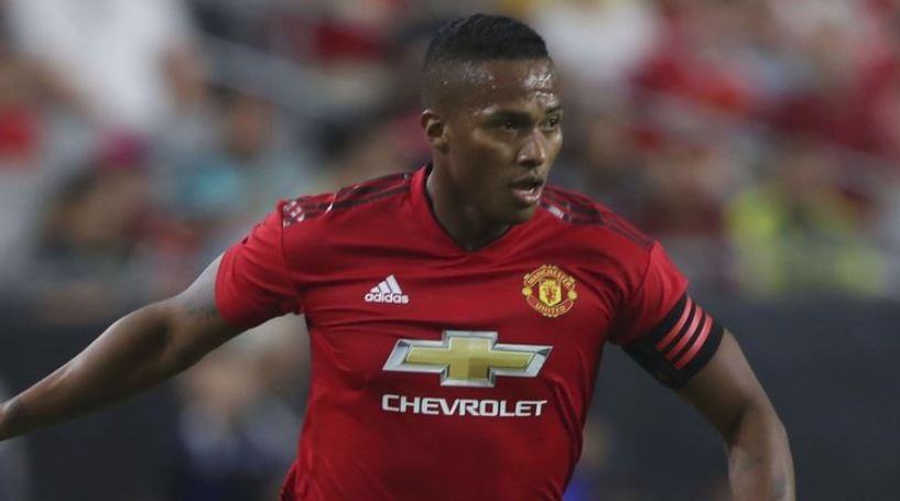 Đồng đội Emiliano Sala rơi lệ khi cảnh sát ra thông báo đáng sợ - Bóng Đá