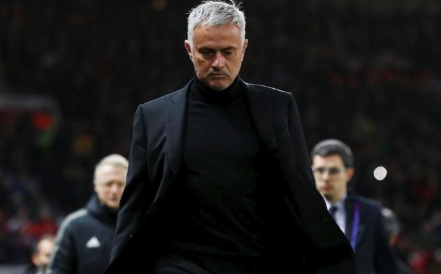 Mourinho đến Carrington - Bóng Đá