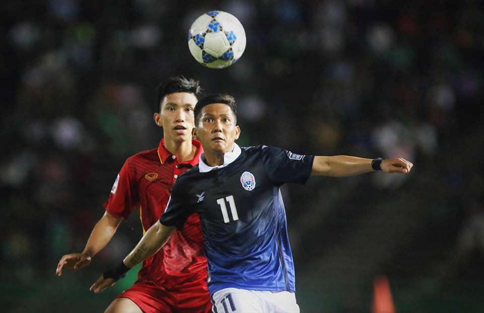 Vươn lên top 4, Wenger vẫn bị CĐV khắp thế giới 