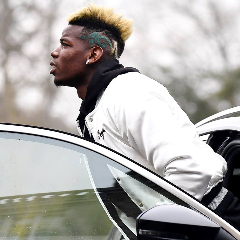 Pogba đổi tóc flash - Bóng Đá
