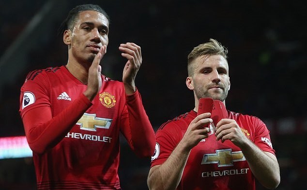 Mặt sân Wembley bị xới tung, Pep Guardiola có lo lắng? - Bóng Đá