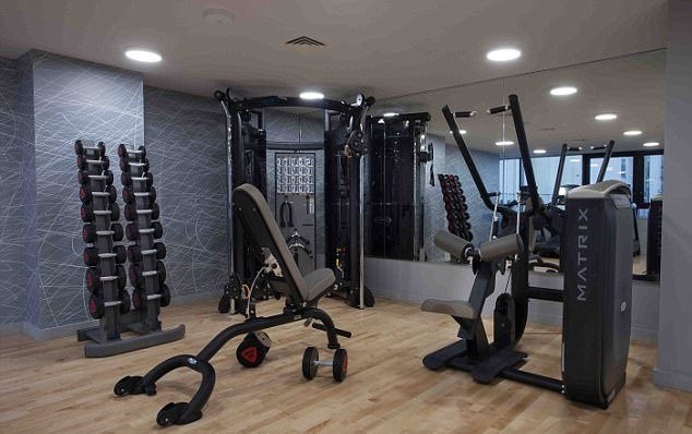 Đột nhập cuộc sống như ông hoàng của Pep Guardiola - Bóng Đá