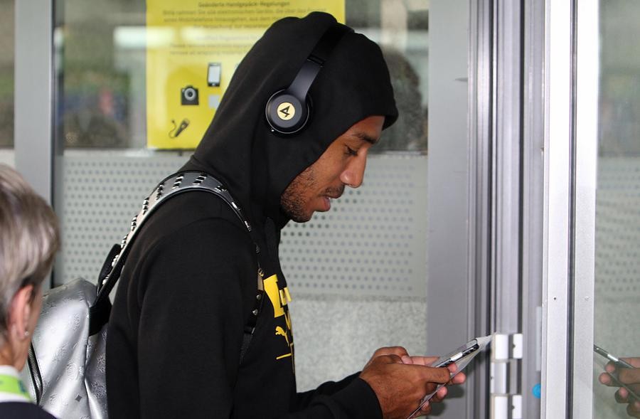 Nghe David Moyes động viên, Joe Hart bay lượn như chim trên sân tập  - Bóng Đá